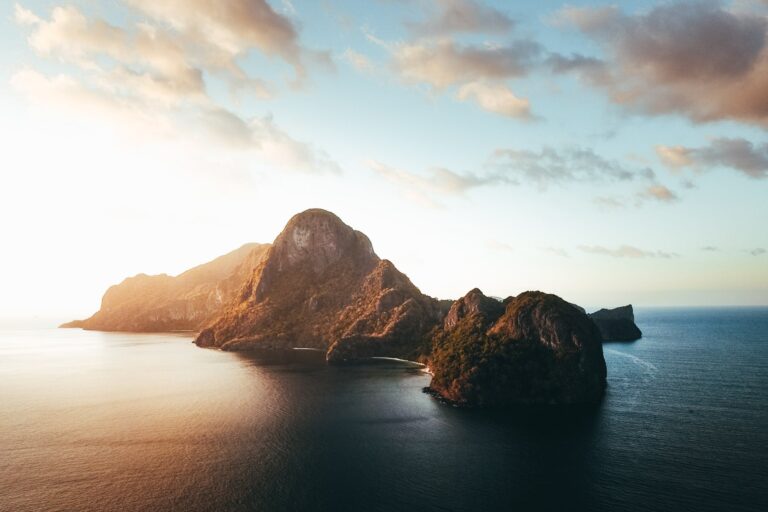 The Ultimate Itinerary for the Philippines + the Best Things to Do